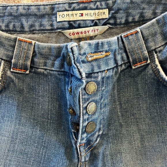 Tommy Hilfiger Cowboy fit women’s jeans. Like new - Picture 2 of 4